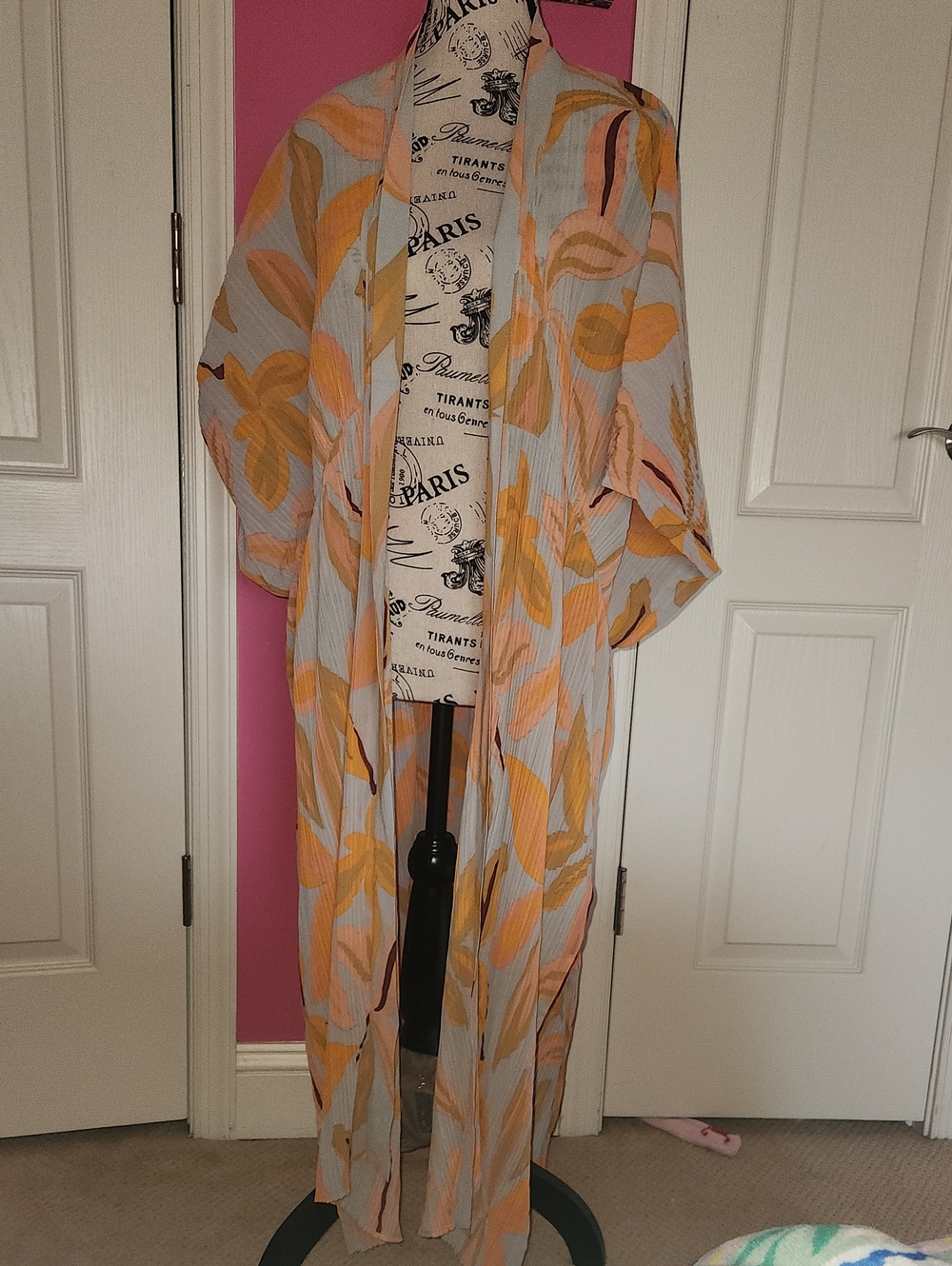 Lightweight Women's Open-Front Floral Duster Jacket in Peach